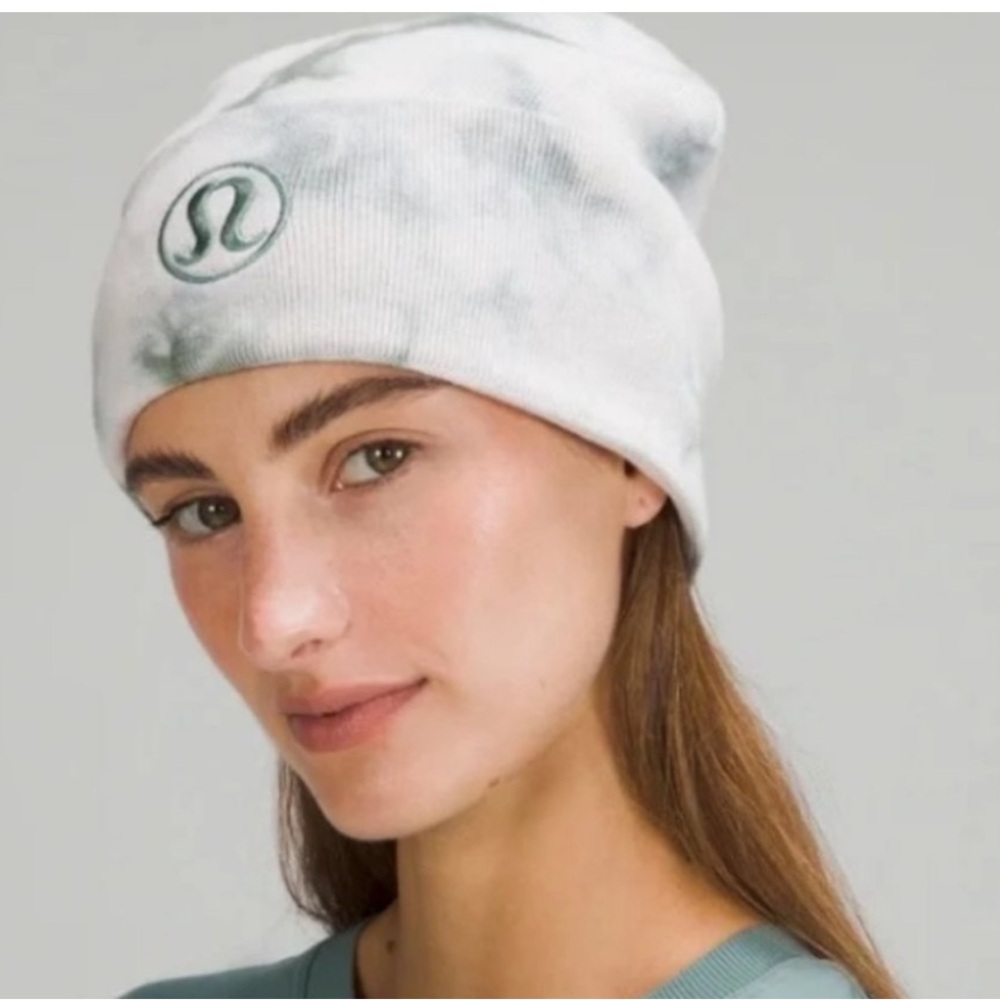 Lululemon’s beanie hat tie dye